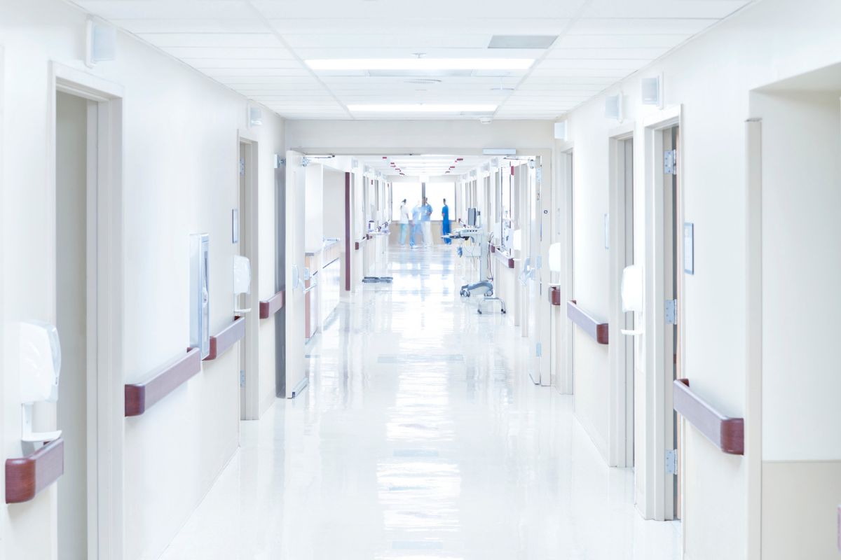 Clinic corridor for early mobilisation after surgery